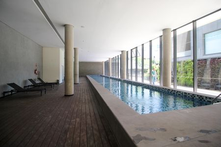 Studio para alugar com 57m², 1 quarto e 1 vaga Studio para alugar com 57m², 1 quarto e 1 vagaÁrea comum - Piscina