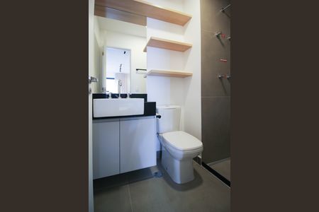 Studio para alugar com 57m², 1 quarto e 1 vaga Studio para alugar com 57m², 1 quarto e 1 vagaBanheiro