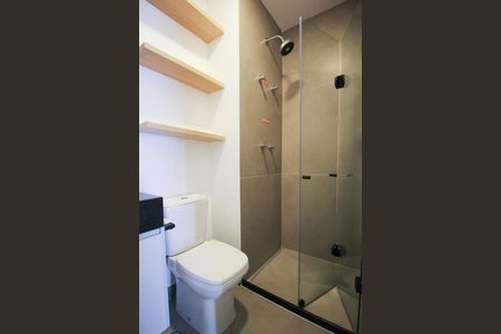 Studio para alugar com 57m², 1 quarto e 1 vaga Studio para alugar com 57m², 1 quarto e 1 vagaBanheiro