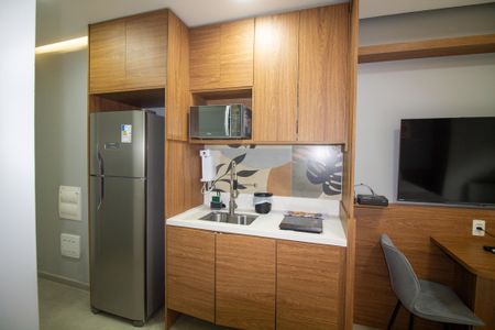 Cozinha de kitnet/studio à venda com 1 quarto, 24m² em Campo Belo, São Paulo
