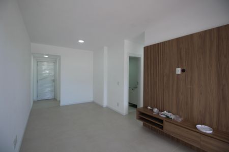 Sala de apartamento para alugar com 3 quartos, 77m² em Barra Olímpica, Rio de Janeiro