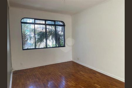 Casa à venda com 3 quartos, 123m² em Parque Maria Domitila, São Paulo