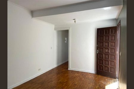 Casa à venda com 3 quartos, 123m² em Parque Maria Domitila, São Paulo