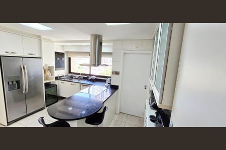 Apartamento à venda com 270m², 3 quartos e 4 vagas Apartamento à venda com 270m², 3 quartos e 4 vagasFoto 08