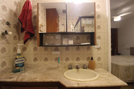 Apartamento à venda com 72m², 2 quartos e 1 vagaBanheiro da suíte