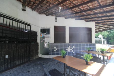 Apartamento à venda com 72m², 2 quartos e 1 vagaÁrea comum