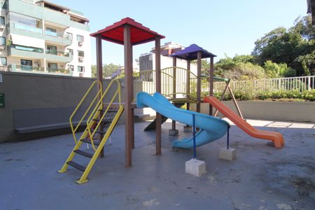 Apartamento à venda com 72m², 2 quartos e 1 vagaÁrea comum - Playground