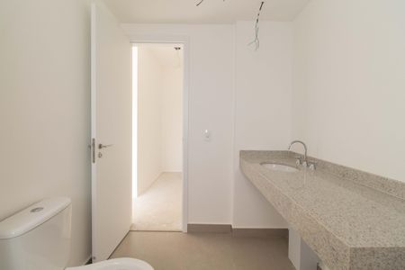 Apartamento à venda com 132m², 3 quartos e 2 vagasBanheiro da Suíte 1