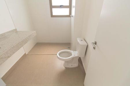 Apartamento à venda com 132m², 3 quartos e 2 vagasBanheiro da Suíte 1