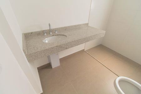 Apartamento à venda com 132m², 3 quartos e 2 vagasBanheiro da Suíte 1