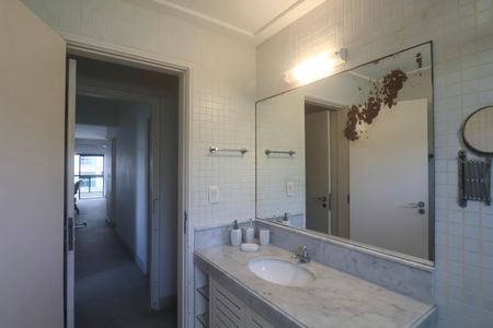 Apartamento para alugar com 121m², 3 quartos e 1 vaga Apartamento para alugar com 121m², 3 quartos e 1 vagaBanheiro Suíte