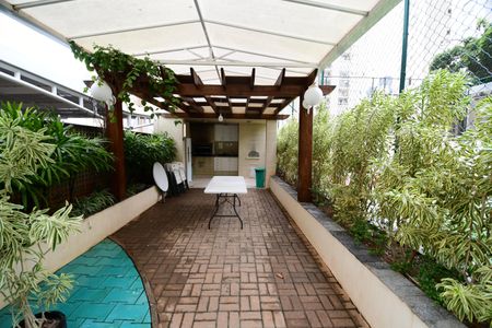 Apartamento para alugar com 70m², 2 quartos e 2 vagasÁrea comum - Churrasqueira