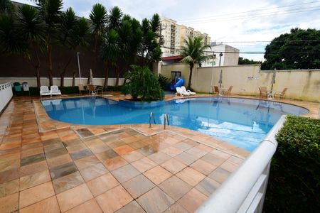 Apartamento para alugar com 70m², 2 quartos e 2 vagasÁrea comum - Piscina