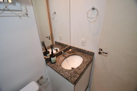 Apartamento para alugar com 70m², 2 quartos e 2 vagasBanheiro Social