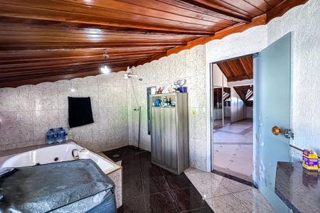 Casa à venda com 450m², 4 quartos e 3 vagasBanheiro da Suíte 1