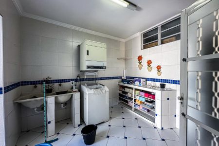 Casa à venda com 450m², 4 quartos e 3 vagasÁrea de Serviço