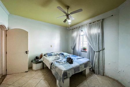 Casa à venda com 450m², 4 quartos e 3 vagasSuíte 2