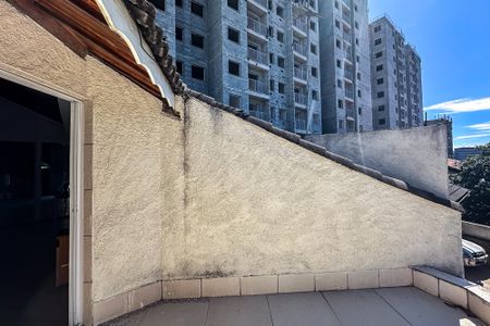 Casa à venda com 450m², 4 quartos e 3 vagasVaranda da Suíte 1