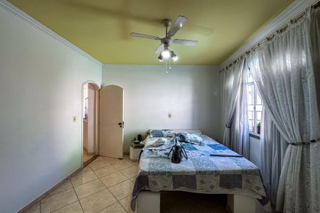 Casa à venda com 450m², 4 quartos e 3 vagasSuíte 2