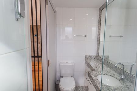 Apartamento à venda com 135m², 2 quartos e 2 vagas Apartamento à venda com 135m², 2 quartos e 2 vagasBanheiro da Suíte