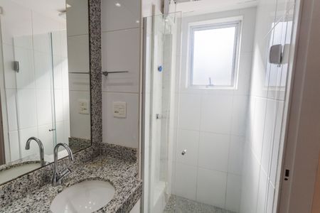 Apartamento à venda com 135m², 2 quartos e 2 vagas Apartamento à venda com 135m², 2 quartos e 2 vagasBanheiro da Suíte