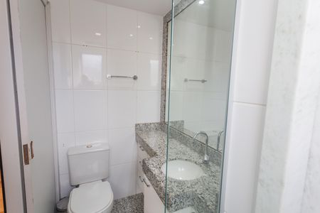 Apartamento à venda com 135m², 2 quartos e 2 vagas Apartamento à venda com 135m², 2 quartos e 2 vagasBanheiro da Suíte
