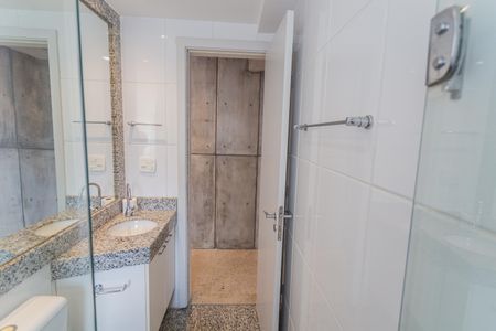 Apartamento à venda com 135m², 2 quartos e 2 vagas Apartamento à venda com 135m², 2 quartos e 2 vagasBanheiro Social 1