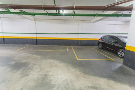 Apartamento à venda com 135m², 2 quartos e 2 vagas Apartamento à venda com 135m², 2 quartos e 2 vagasGaragem