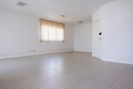 Apartamento para alugar com 194m², 3 quartos e 3 vagas Apartamento para alugar com 194m², 3 quartos e 3 vagasSala