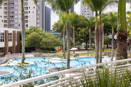 Apartamento para alugar com 194m², 3 quartos e 3 vagas Apartamento para alugar com 194m², 3 quartos e 3 vagasÁrea comum - Piscina