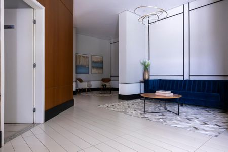 Apartamento para alugar com 194m², 3 quartos e 3 vagas Apartamento para alugar com 194m², 3 quartos e 3 vagasHall social