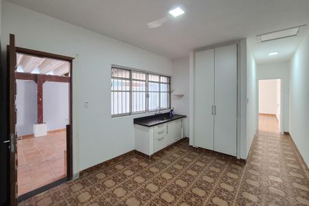 Casa para alugar com 200m², 3 quartos e 4 vagas Casa para alugar com 200m², 3 quartos e 4 vagasv