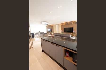 Apartamento à venda com 103m², 3 quartos e 2 vagasCozinha