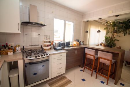 Casa de condomínio à venda com 230m², 4 quartos e 4 vagas Casa de condomínio à venda com 230m², 4 quartos e 4 vagasCozinha