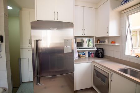 Casa de condomínio à venda com 230m², 4 quartos e 4 vagas Casa de condomínio à venda com 230m², 4 quartos e 4 vagasCozinha