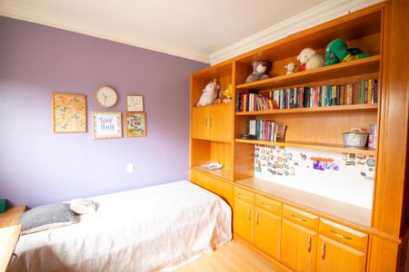 Casa de condomínio à venda com 230m², 4 quartos e 4 vagas Casa de condomínio à venda com 230m², 4 quartos e 4 vagasSuíte 2