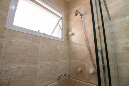 Casa de condomínio à venda com 230m², 4 quartos e 4 vagas Casa de condomínio à venda com 230m², 4 quartos e 4 vagasBanheiro da Suíte 2