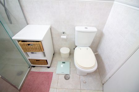 Casa de condomínio à venda com 230m², 4 quartos e 4 vagas Casa de condomínio à venda com 230m², 4 quartos e 4 vagasBanheiro da Suíte 3