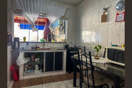 Casa para alugar com 150m², 2 quartos e 2 vagas Casa para alugar com 150m², 2 quartos e 2 vagasCozinha