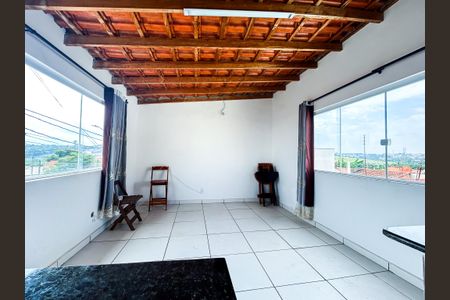 Casa para alugar com 150m², 2 quartos e 2 vagas Casa para alugar com 150m², 2 quartos e 2 vagasTerraço