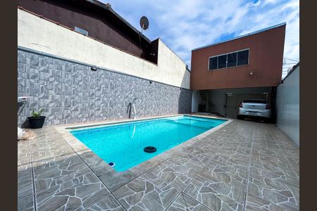 Casa para alugar com 150m², 2 quartos e 2 vagas Casa para alugar com 150m², 2 quartos e 2 vagasPiscina