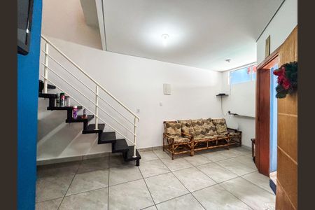 Casa para alugar com 150m², 2 quartos e 2 vagas Casa para alugar com 150m², 2 quartos e 2 vagasSala
