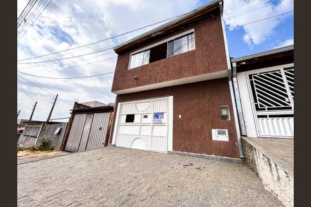 Casa para alugar com 150m², 2 quartos e 2 vagas Casa para alugar com 150m², 2 quartos e 2 vagasFachada