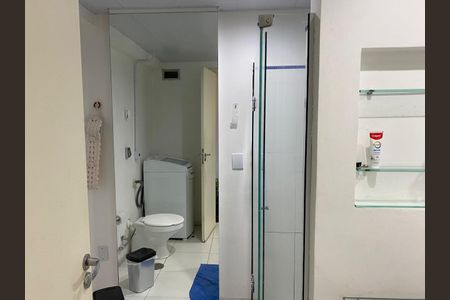 Banheiro de apartamento para alugar com 2 quartos, 68m² em Centro Histórico, Porto Alegre