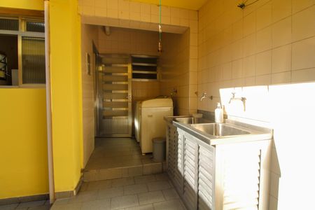 Casa à venda com 150m², 2 quartos e 1 vagaÁrea de Serviço