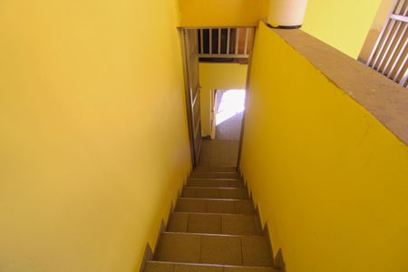 Casa à venda com 150m², 2 quartos e 1 vagaescada acesso garagem
