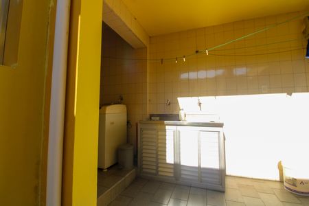 Casa à venda com 150m², 2 quartos e 1 vagaÁrea de Serviço
