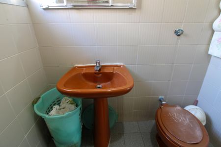 Casa à venda com 150m², 2 quartos e 1 vagaBanheiro social