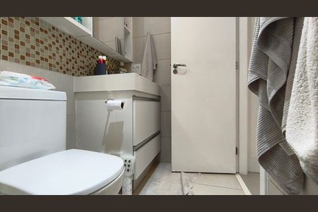 Apartamento à venda com 97m², 3 quartos e 3 vagas Apartamento à venda com 97m², 3 quartos e 3 vagasBanheiro