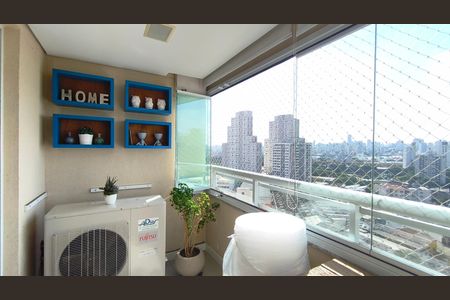 Apartamento à venda com 97m², 3 quartos e 3 vagas Apartamento à venda com 97m², 3 quartos e 3 vagasVaranda